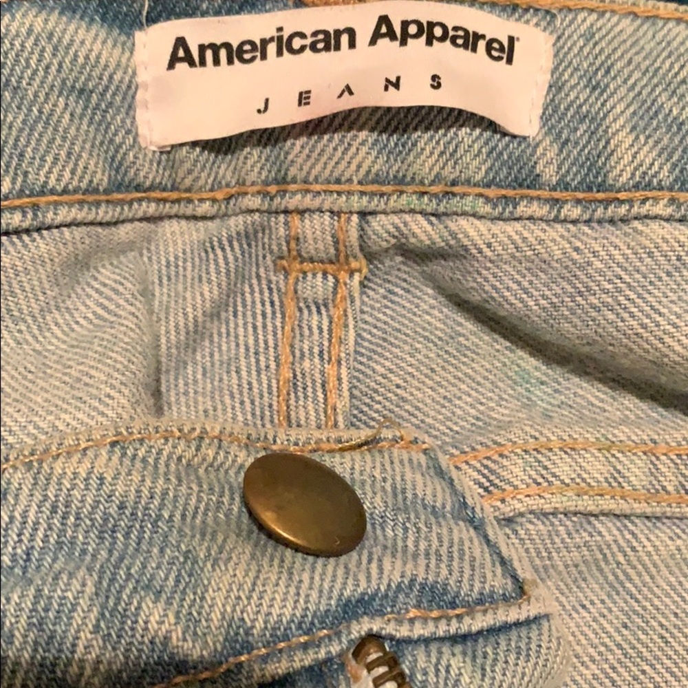 Light wash jean shorts - Picture 3 of 4